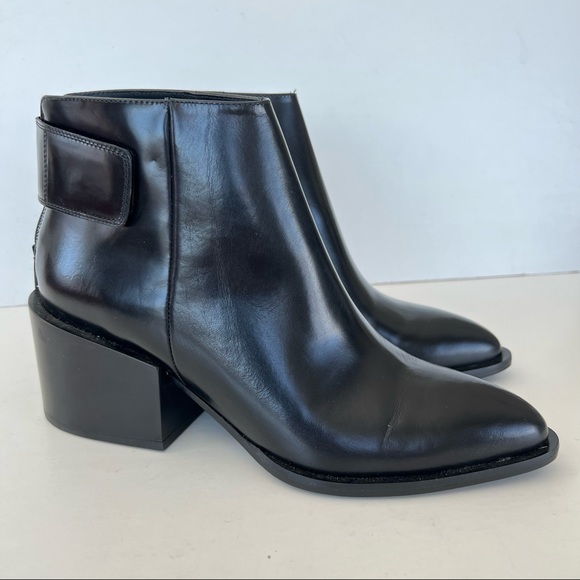 ♦️SOLD♦️VINCE Laird Black Polished Leather Pointed Block Heels Ankle Boots Sz - Picture 2 of 11